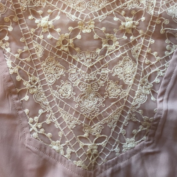 Embroidered tank - Picture 1 of 4